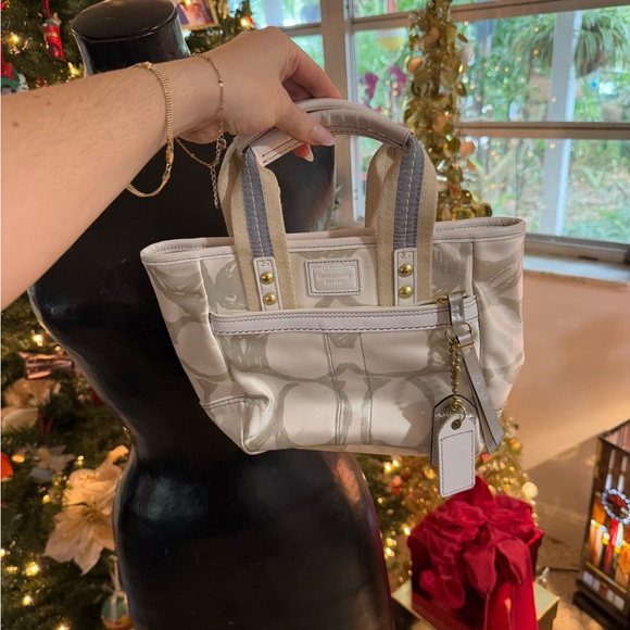 Coach Signature Scribble Tote Handbag Purse #L05M-201. - Picture 1 of 5